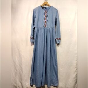 Miss Nac Chambray Maxi Dress Women's 10 Blue Embroidery Pleated